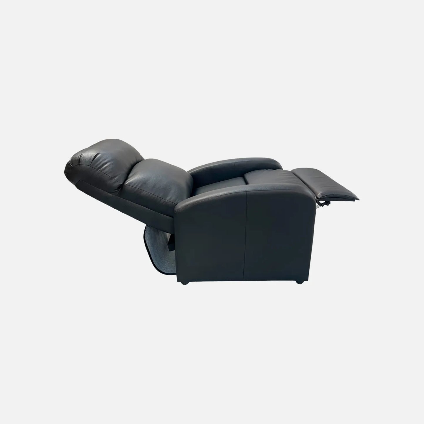 Sillón reclinable Logan visto en lateral reclinado, tapizado color negro, con patas plásticas, fotografía sobre fondo blanco, ideal para visualizar la combinación de estilos y colores - All Star muebles