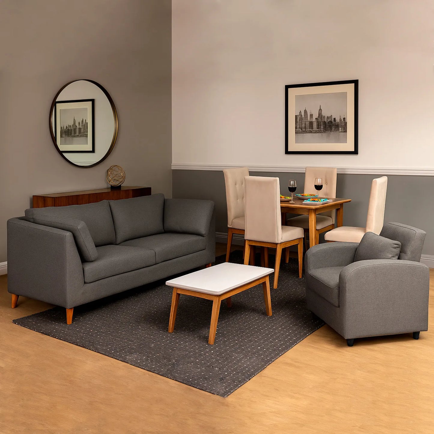 Sofá gales 3 puestos en tela gris, con patas en madera color natural, ubicado en sala moderna con mesa auxiliar y puff poltrona color gris, ambientado con comedor de madera en tono natural y sillas tapizadas color beige. Ideal para hogares colombianos que buscan confort y estilo moderno - All Star muebles