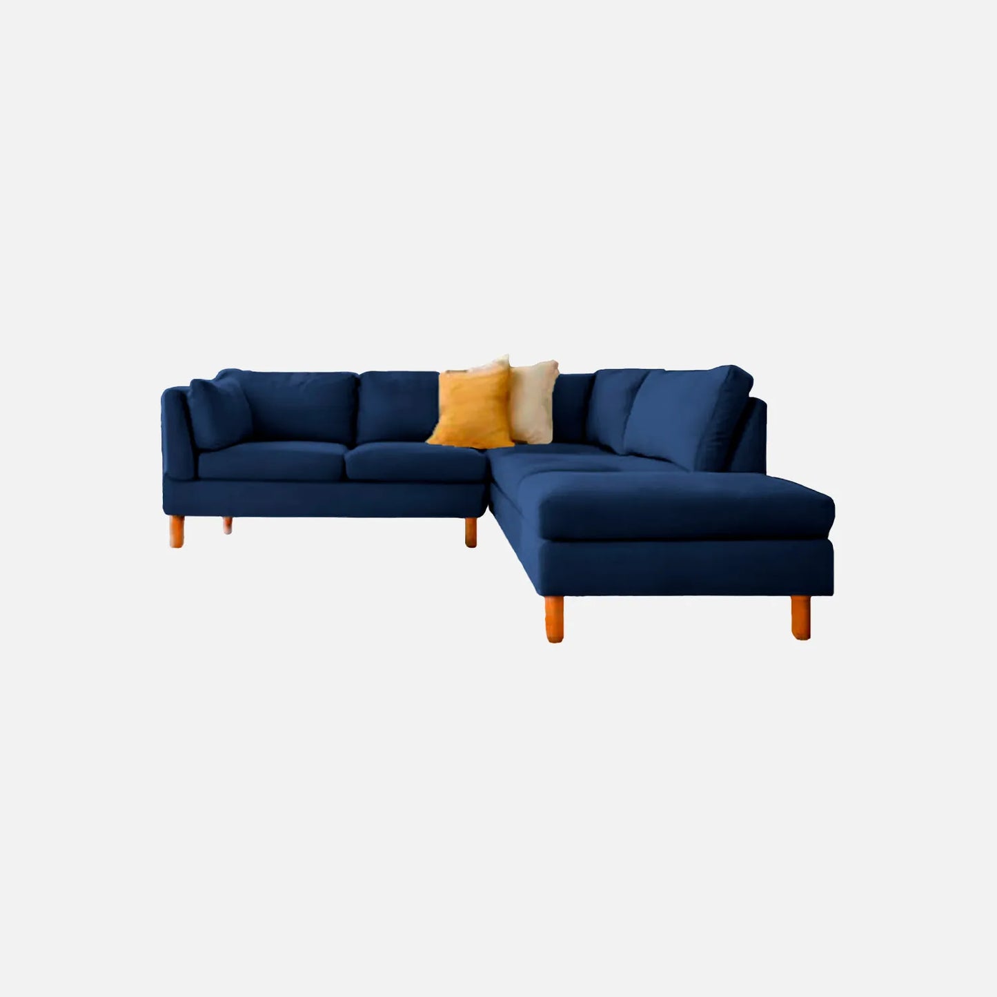 Sala en L Gales 4 puestos vista de frente, tapizado color azul, con patas en madera color natural, cojín amarillo decorativo, fotografía sobre fondo blanco, ideal para visualizar la combinación de estilos y colores - All Star muebles