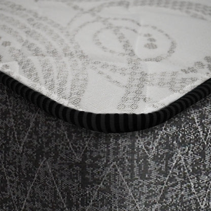 Detalle del borde reforzado del colchón Bruma con costuras resistentes y capas de tejido decorativo - Colchones All Star Colombia - ideal para las familias colombianas 